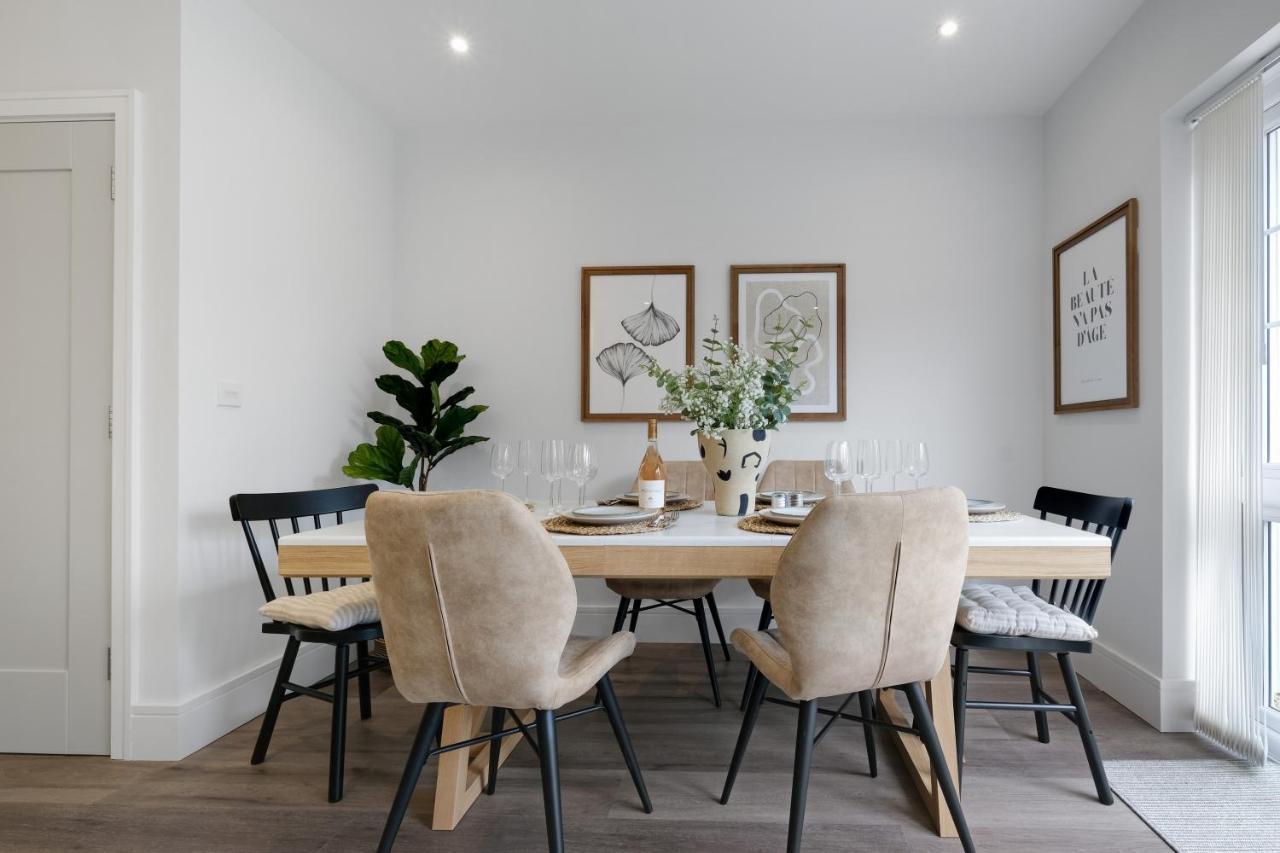 Design-led Luxurious Townhouse Prime Location W/ Parking Apartment *