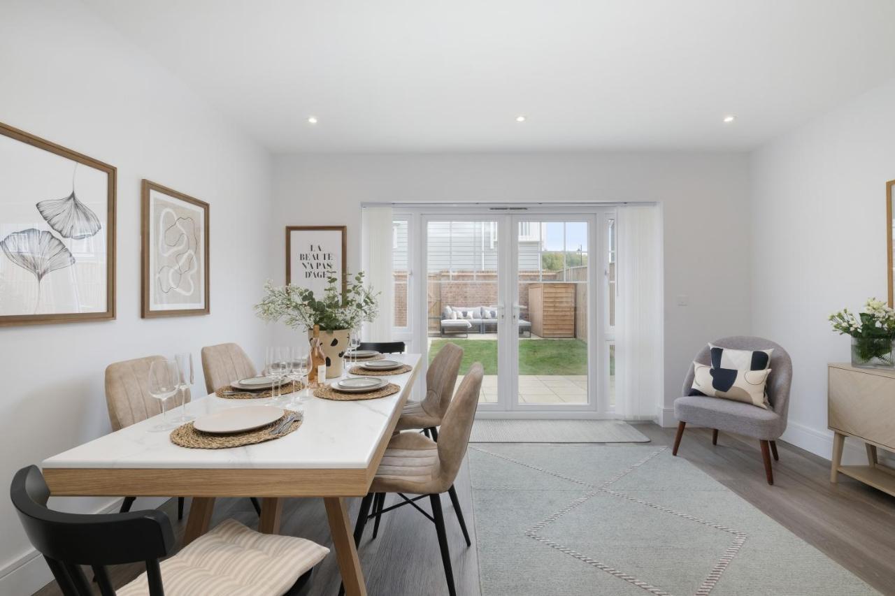 Design-led Luxurious Townhouse Prime Location W/ Parking