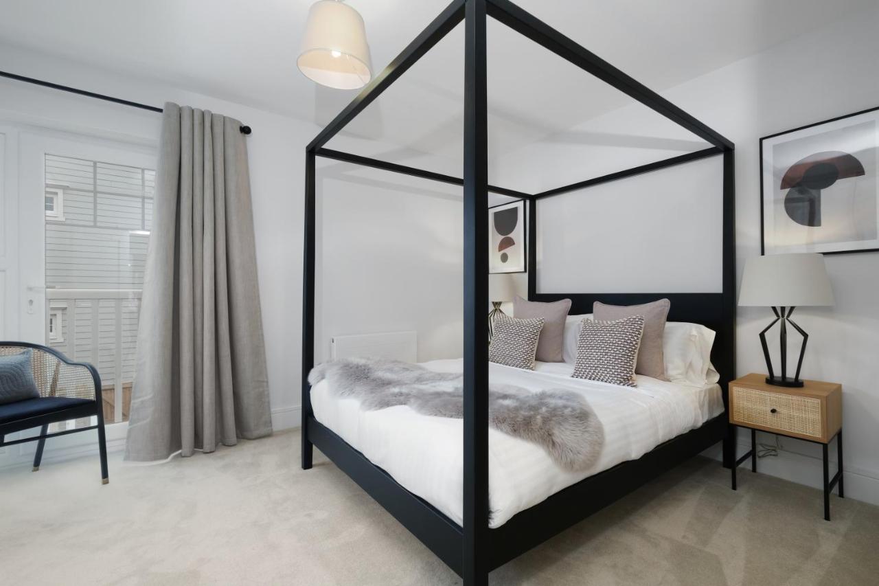 Design-led Luxurious Townhouse Prime Location W/ Parking *