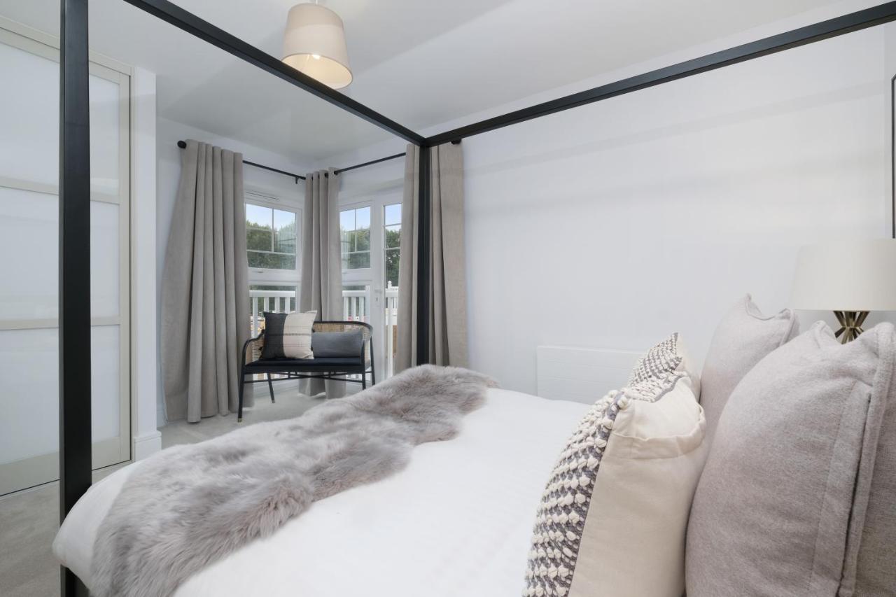 Design-led Luxurious Townhouse Prime Location W/ Parking * Reading