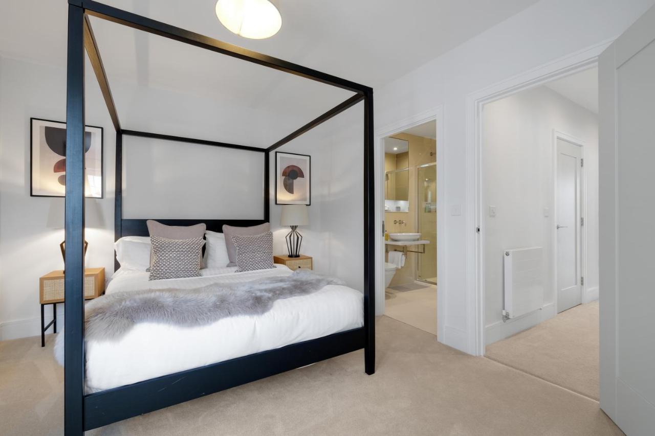 Design-led Luxurious Townhouse Prime Location W/ Parking Apartment *