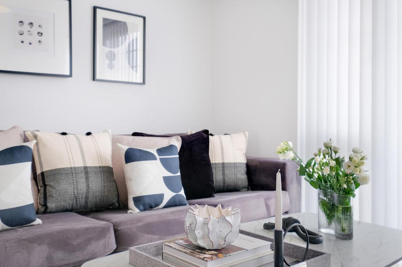 Design-led Luxurious Townhouse Prime Location W/ Parking