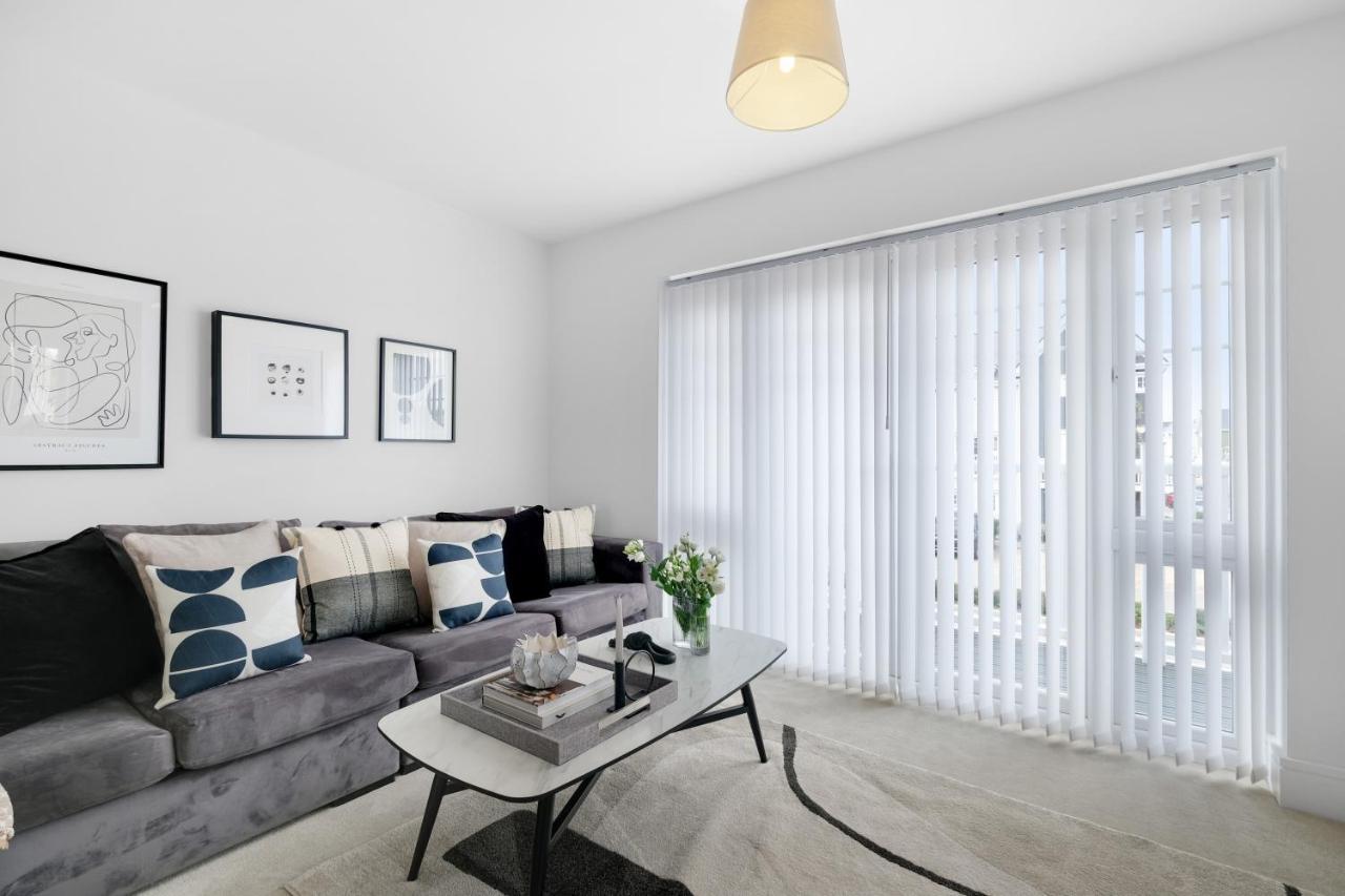 Apartment Design-led Luxurious Townhouse Prime Location W/ Parking