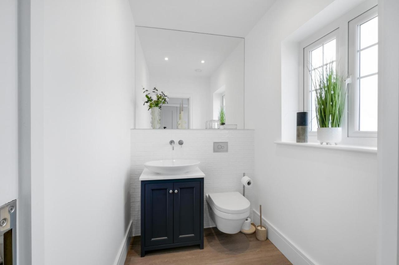 Design-led Luxurious Townhouse Prime Location W/ Parking Apartment